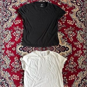 2 Gap Women’s XS Extra Small Foreversoft Tee Shirts Black White